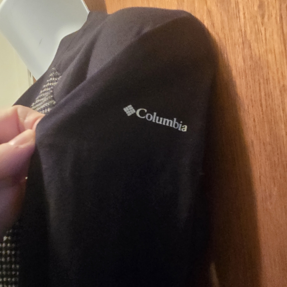 Host Pick! 🎉🎊Columbia Black &Gray Striped Thermal Sweatshirt SzM - Picture 3 of 7